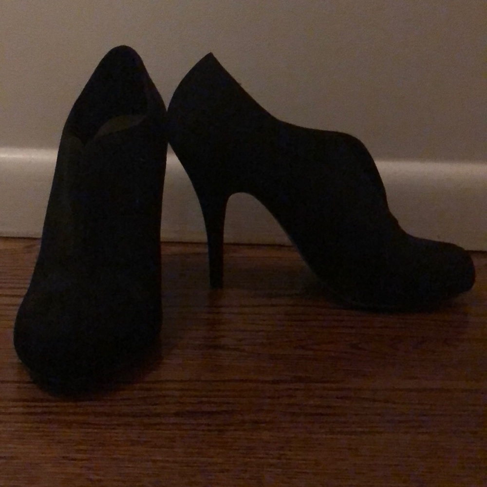 Black Slitted Heels